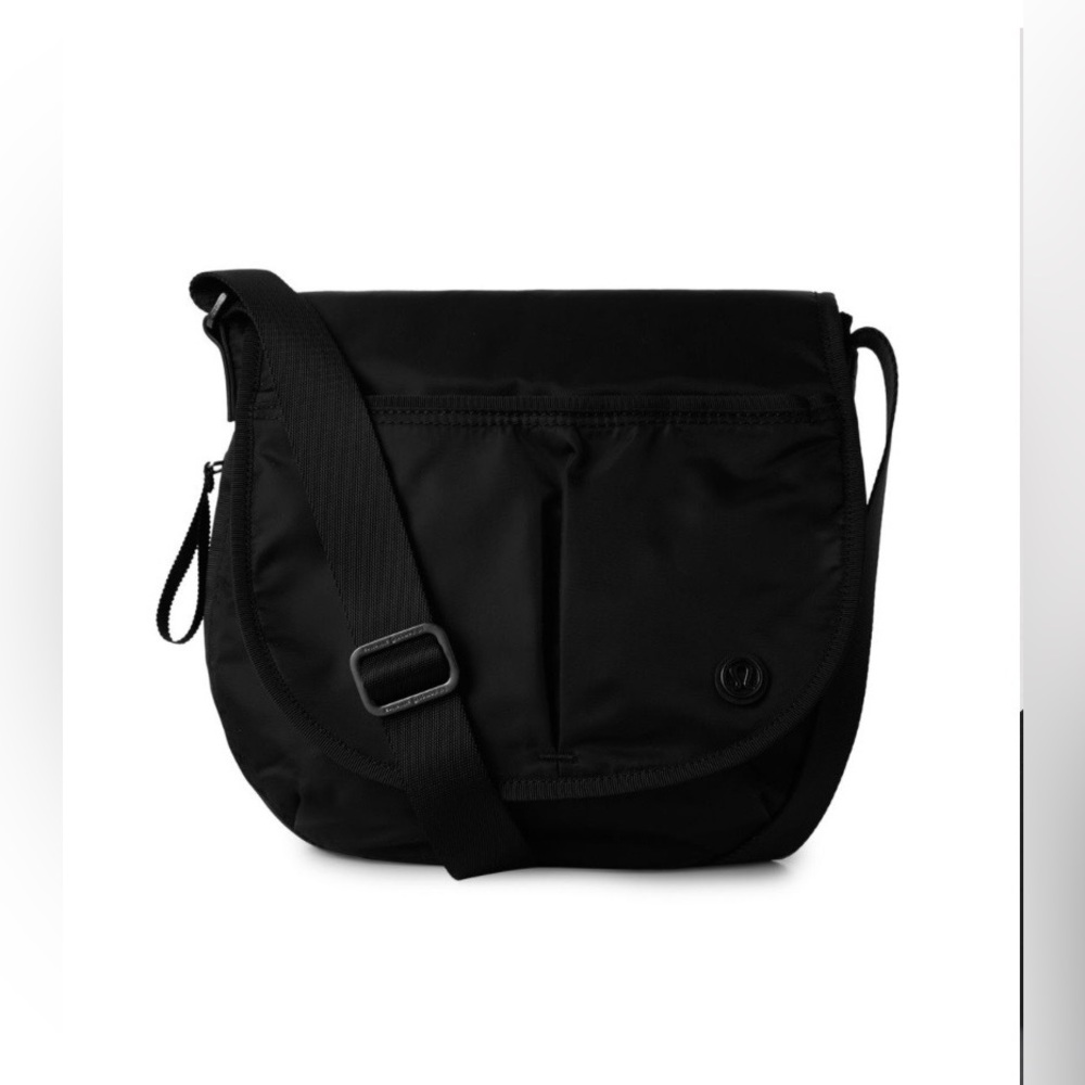 Lululemon The Essentials Bag - Picture 3 of 14
